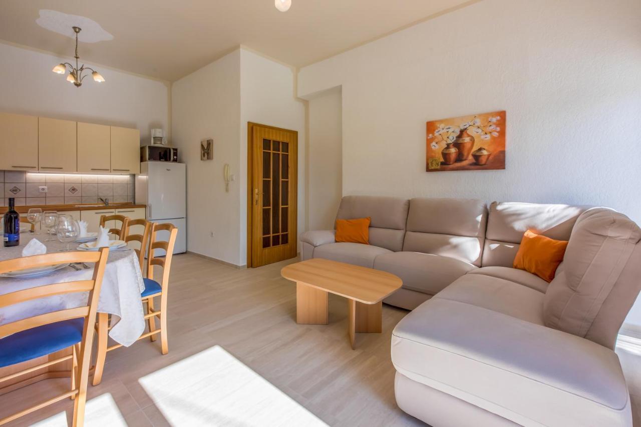 Apartments Abros Crikvenica Exterior foto
