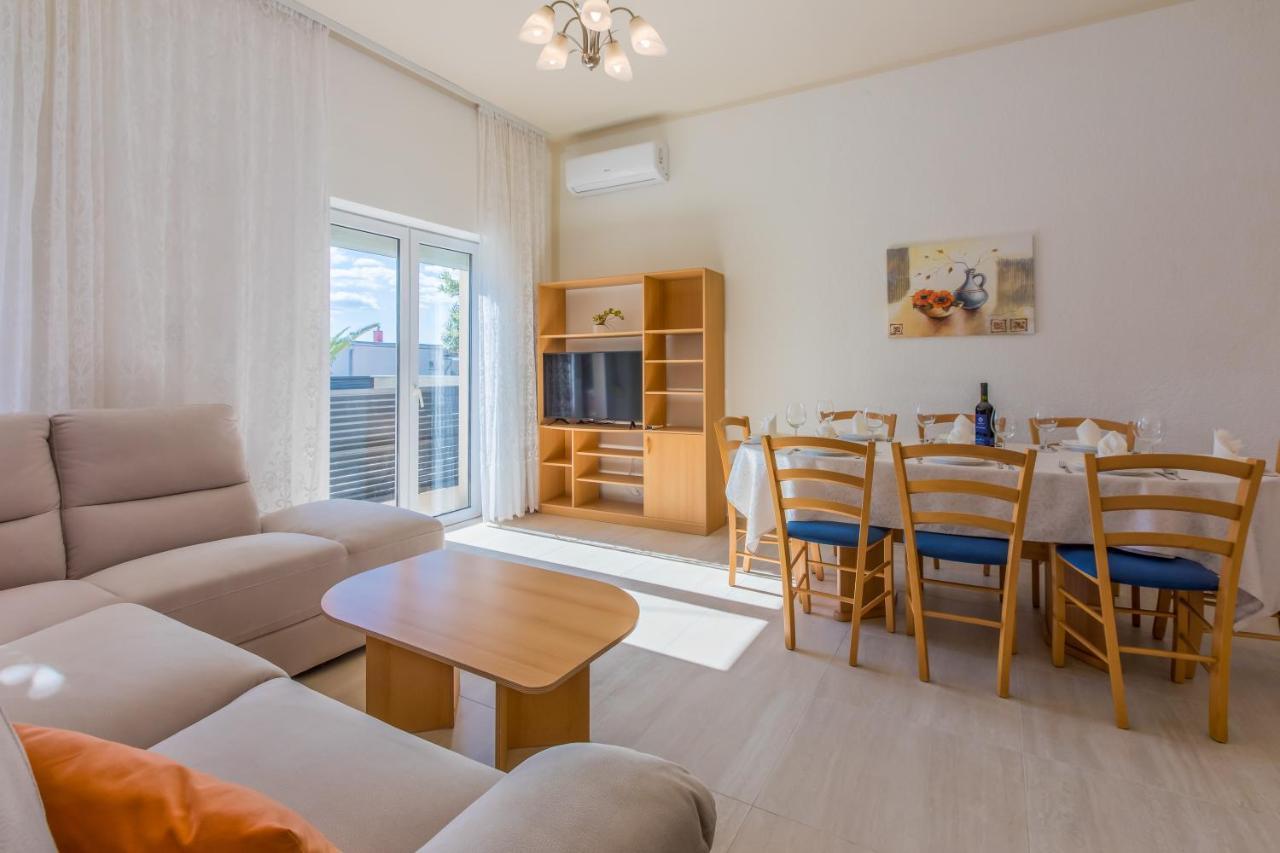 Apartments Abros Crikvenica Exterior foto