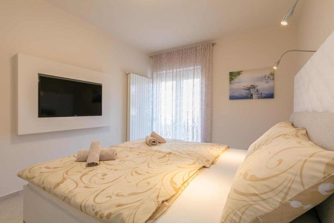 Apartments Abros Crikvenica Exterior foto