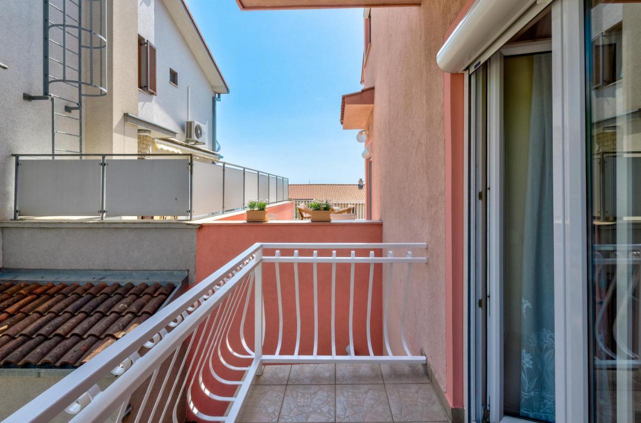 Apartments Abros Crikvenica Exterior foto