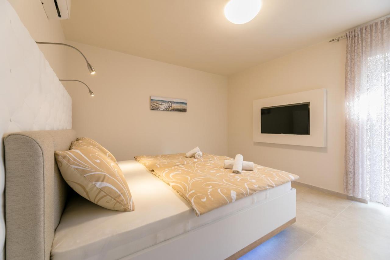 Apartments Abros Crikvenica Exterior foto