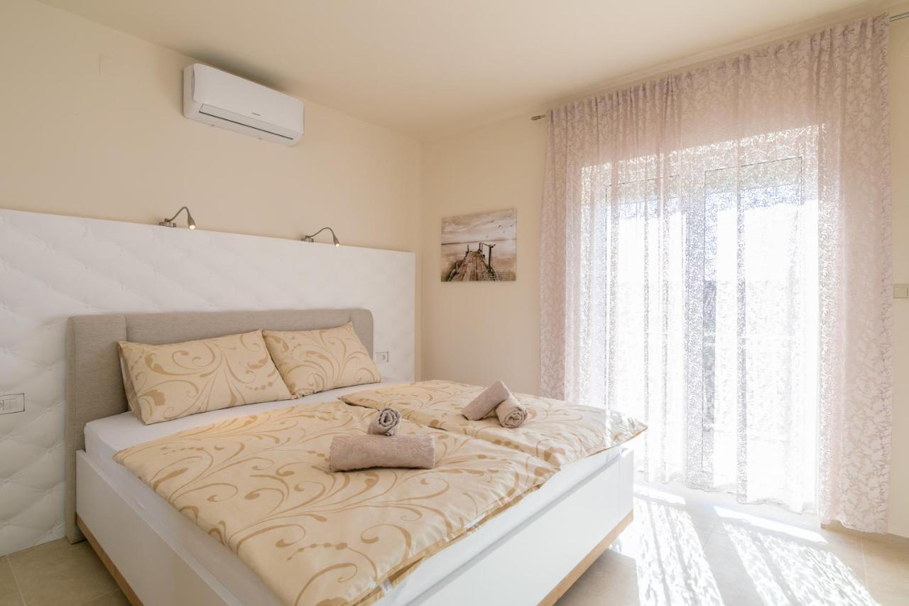 Apartments Abros Crikvenica Exterior foto