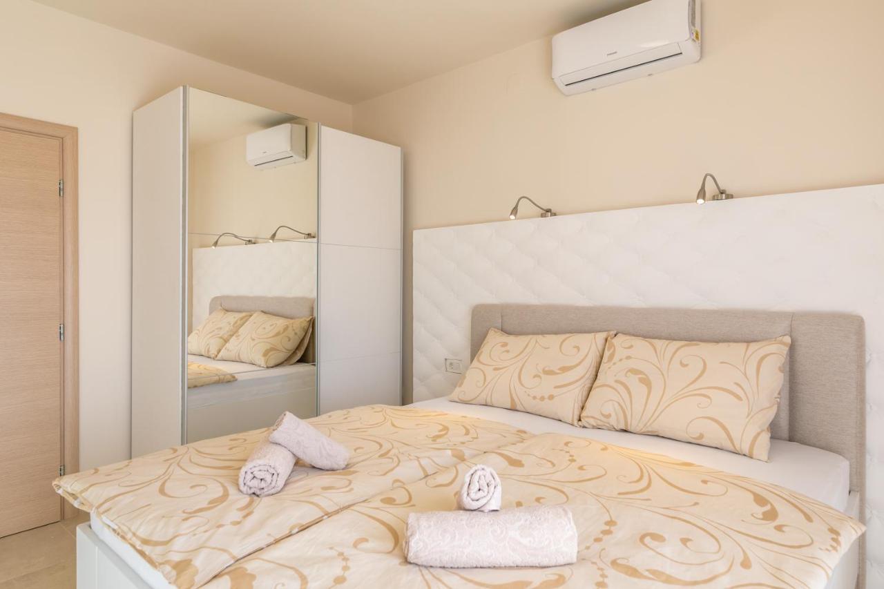 Apartments Abros Crikvenica Exterior foto