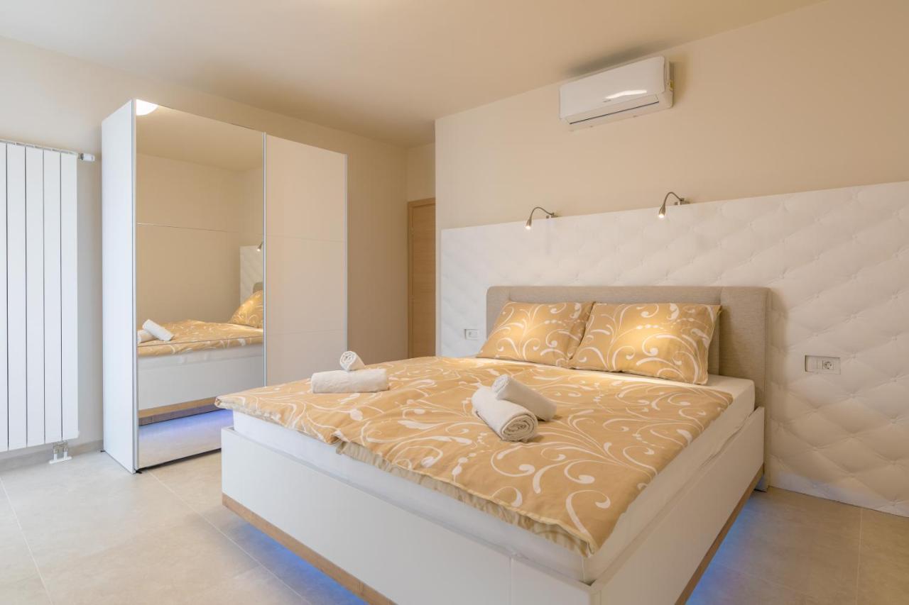 Apartments Abros Crikvenica Exterior foto