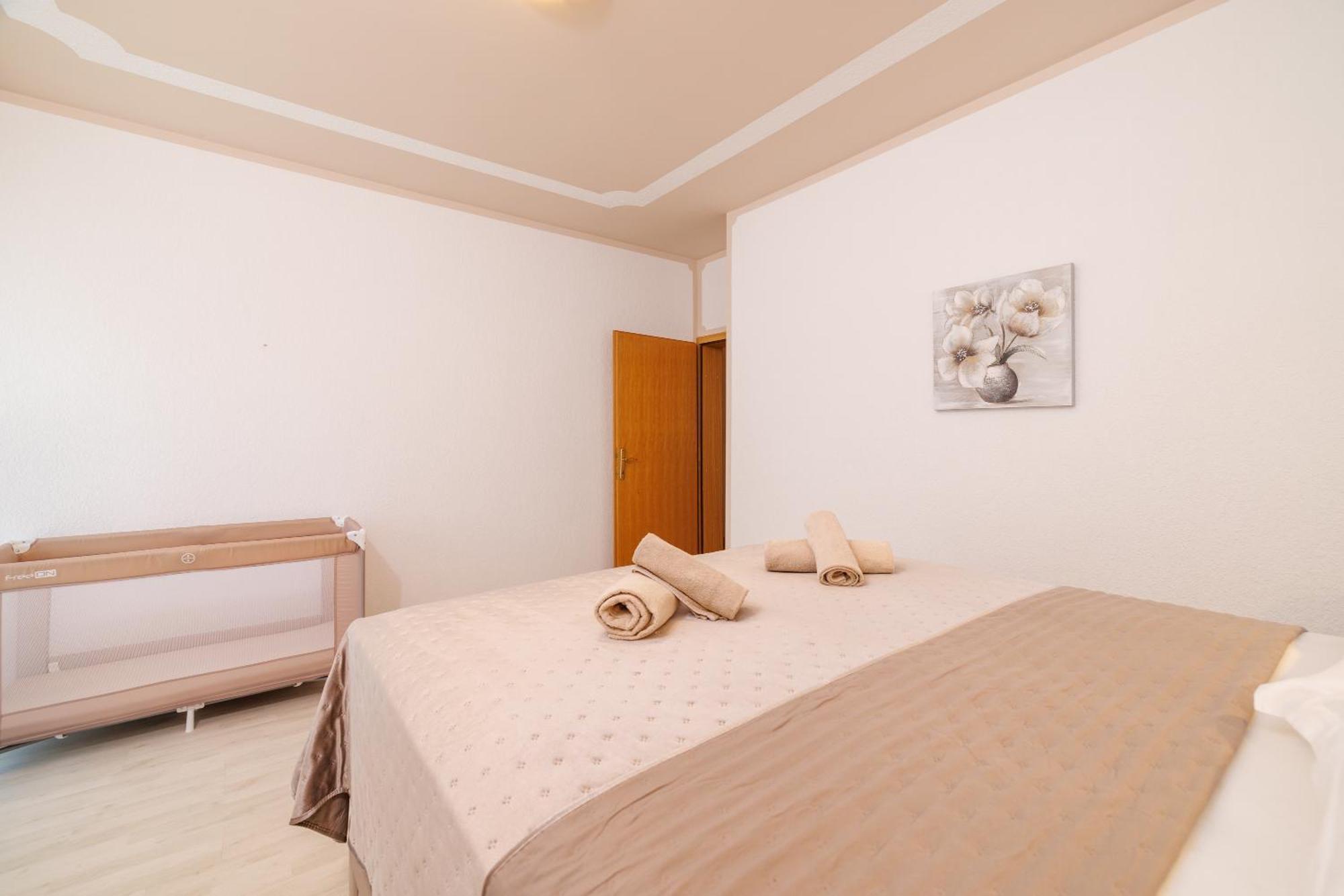 Apartments Abros Crikvenica Exterior foto